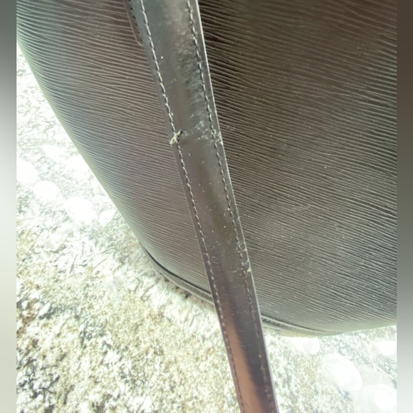 LV Black Epi Purse Authentic - Picture 2 of 13